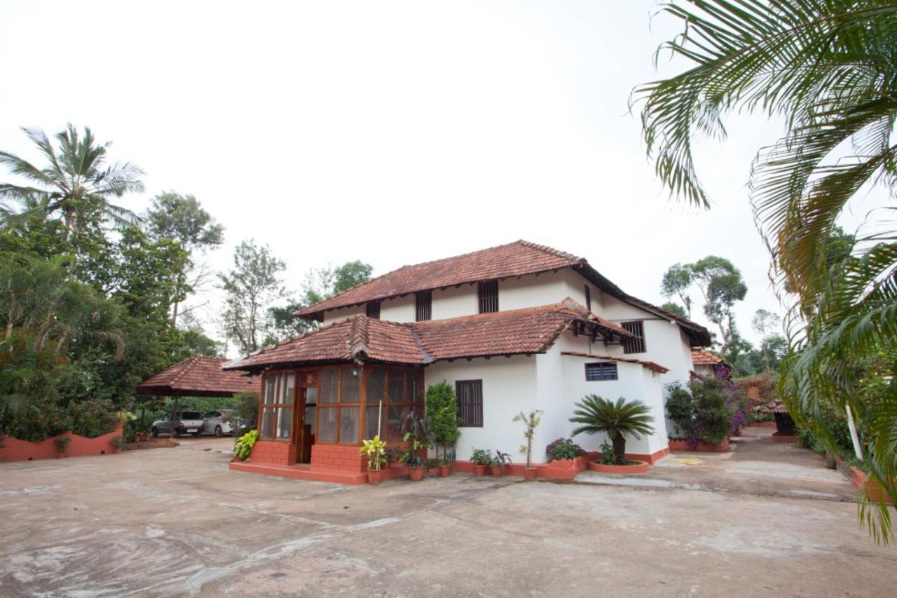 Sardar Bahadur'S Heritage Bungalow Estate Stay Napoklu Extérieur photo