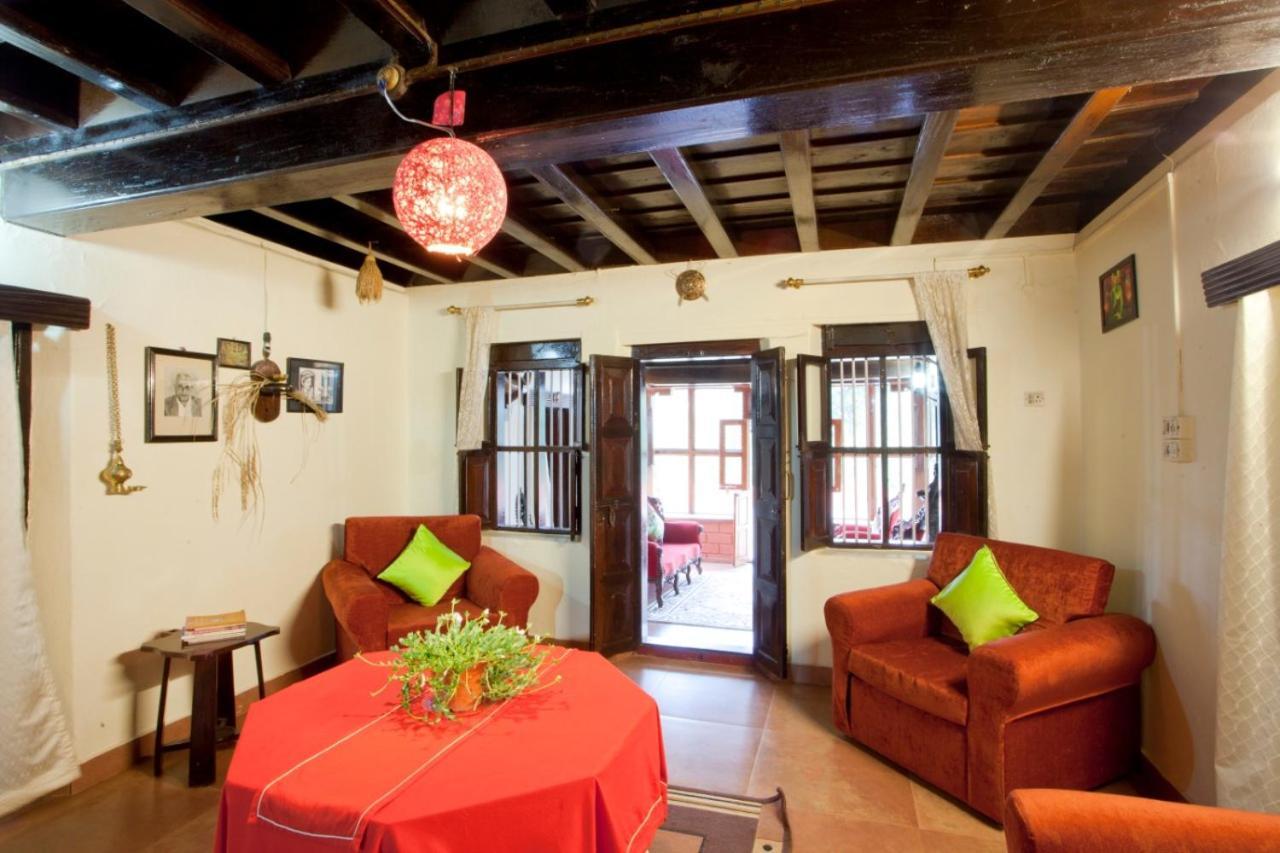 Sardar Bahadur'S Heritage Bungalow Estate Stay Napoklu Extérieur photo