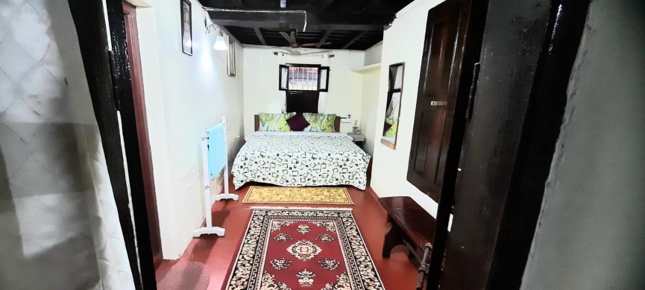 Sardar Bahadur'S Heritage Bungalow Estate Stay Napoklu Extérieur photo